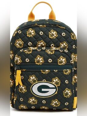 Vera Bradley NFL Small Backpack NWT. NFL GREEN BAY PACKERS Bandana pattern
